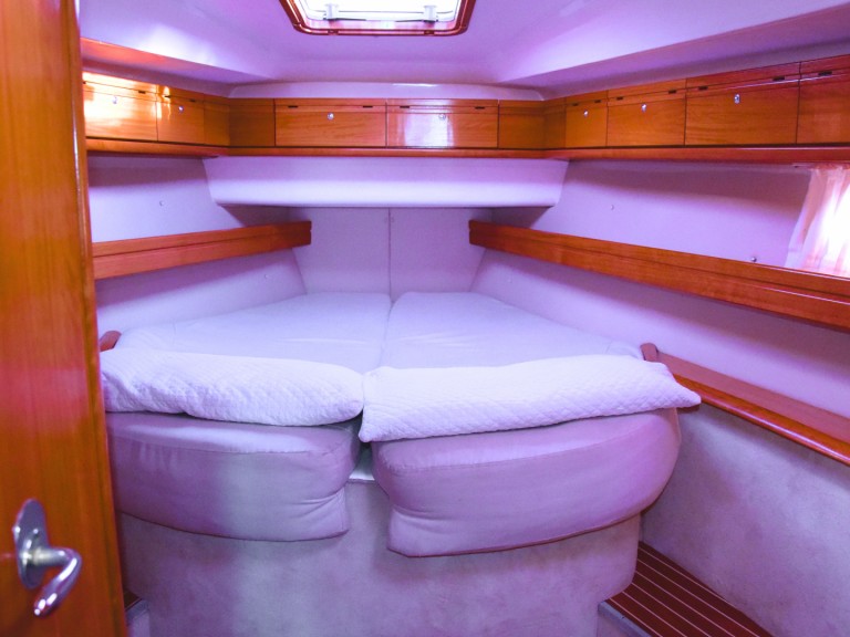 Sailboat rental in Castiglioncello - Bavaria Cruiser 50