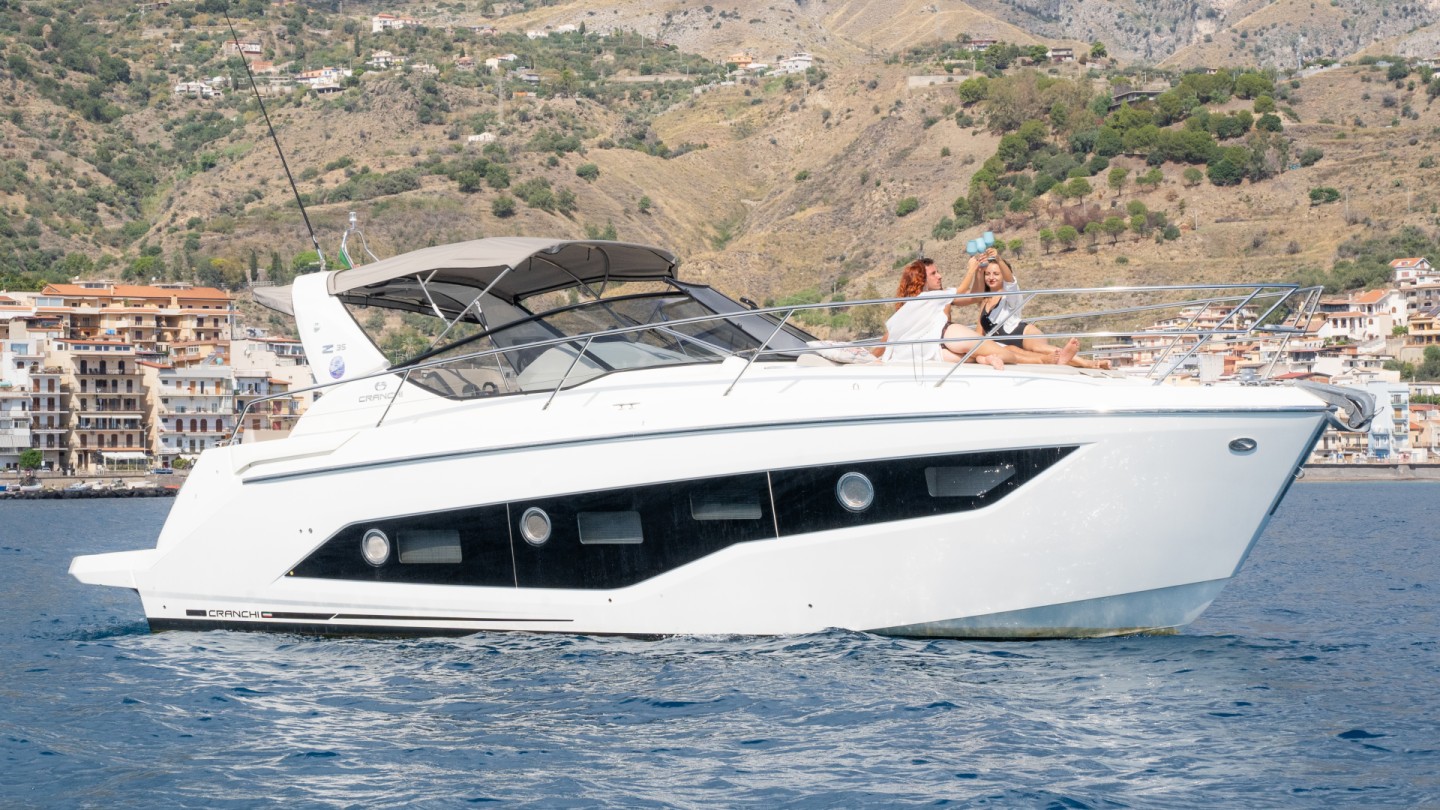 Rent a Luxury Yacht Cranchi Z 35 in Giardini-Naxos (Cranchi