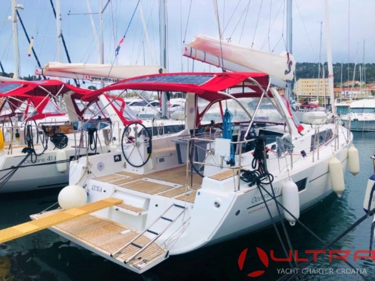 Bareboat Rental Sailboat Bénéteau with a boat licence