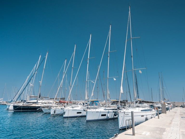 Yacht charter Rhodes (City) cheap Cruiser 46