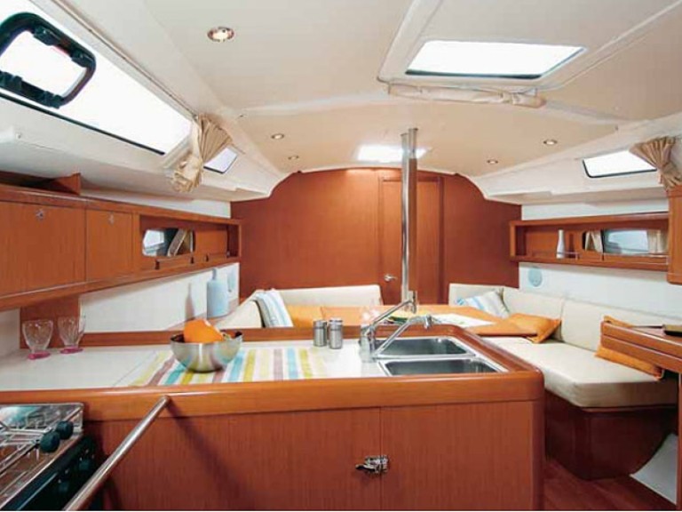 Sailboat for rent Lefkada (Island) at the best price