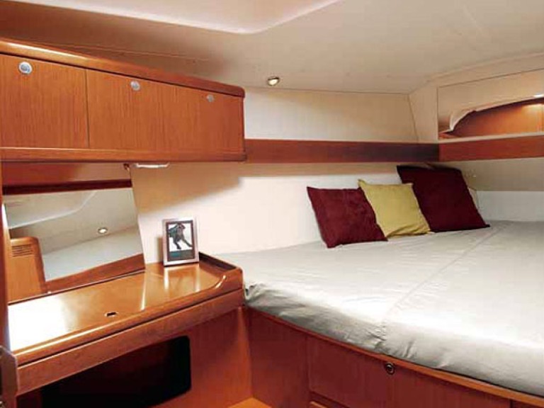 Sailboat for rent Lefkada (Island) at the best price