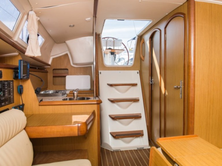 Jeanneau Sun Odyssey 32i charter bareboat or captained in  Corfu