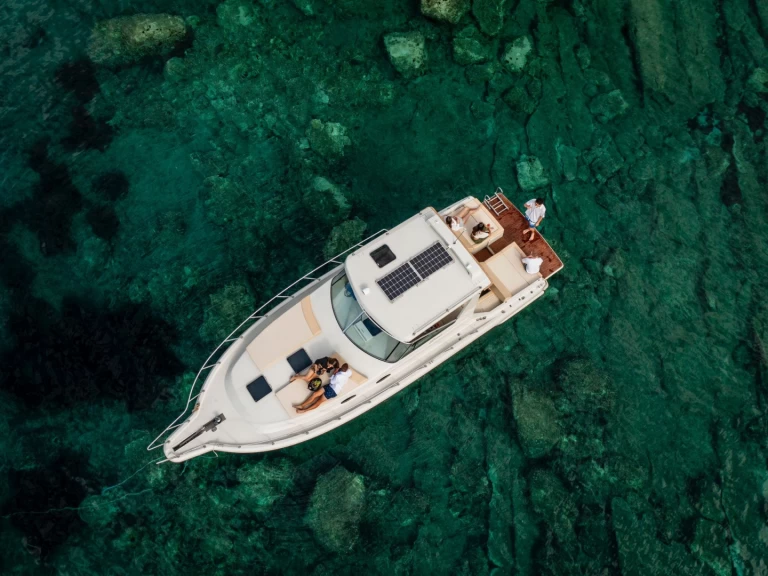 Boat rental Stamas Stamas 360 Express in Hvar on Samboat