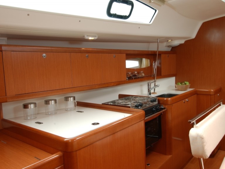 Yacht charter Corfu cheap Oceanis 43