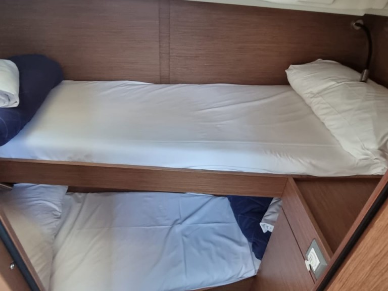 Rent a Bénéteau Oceanis 46.1 Cugnana Verde