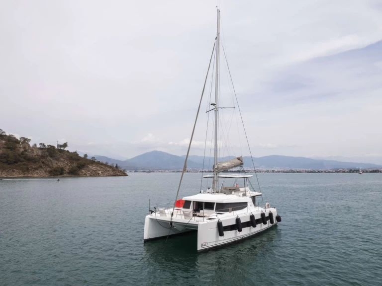 Luxury Yacht rental with or without captain Bali Leeward Island