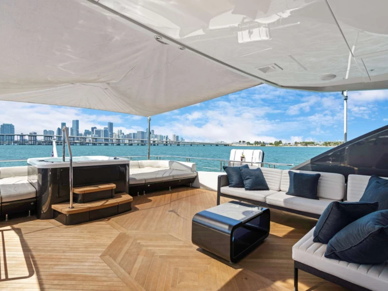 Luxury Yacht rental with or without captain Ocean alexander Bahamas