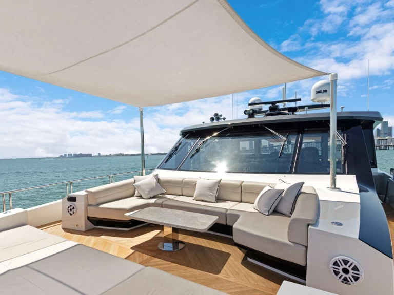 Bareboat Rental Luxury Yacht Ocean alexander with a boat licence