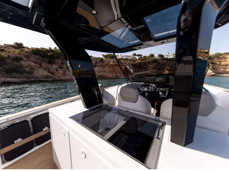 Luxury Yacht for rent Saint-Tropez at the best price