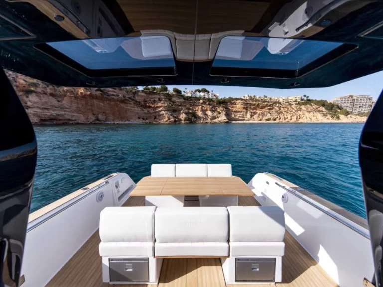 Yacht charter Saint-Tropez cheap Pardo 38