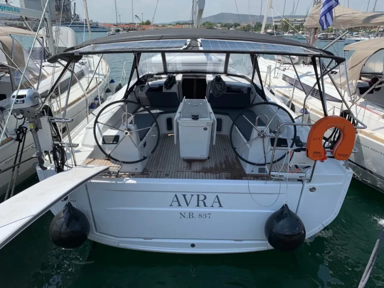 Sailboat rental with or without captain Bénéteau Volos