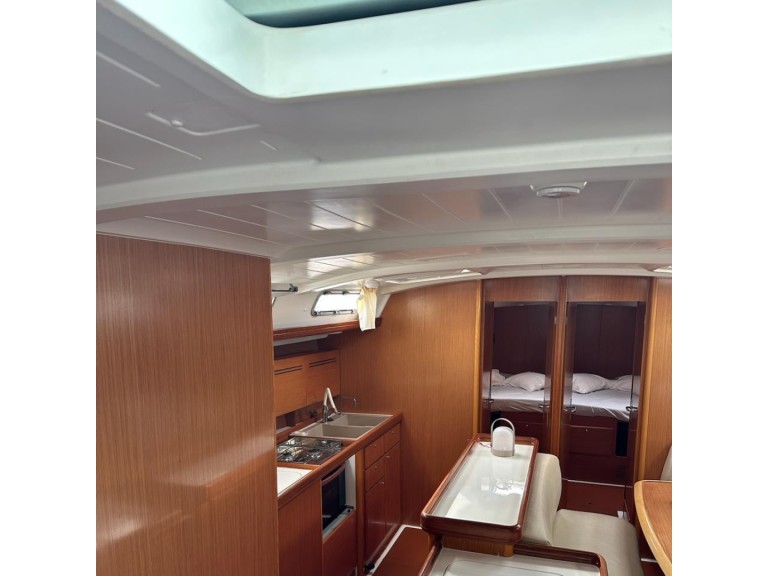 Sailboat rental in Alimos - Bénéteau Cyclades 50.5