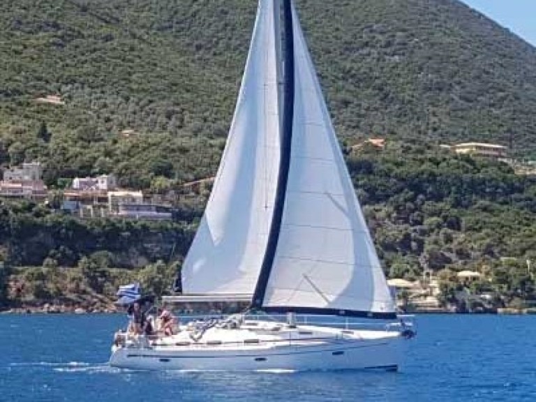 Yacht charter Nikiána cheap Bavaria 37