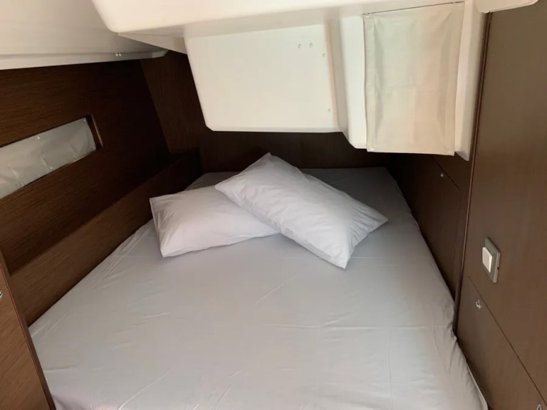 Bareboat Rental Sailboat Bénéteau with a boat licence