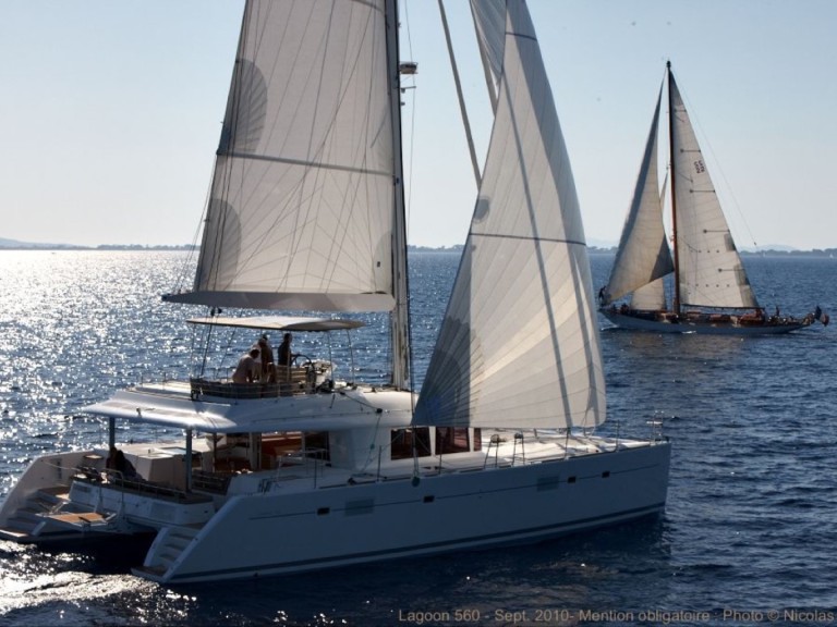 Yacht charter Cugnana Verde cheap Lagoon 560