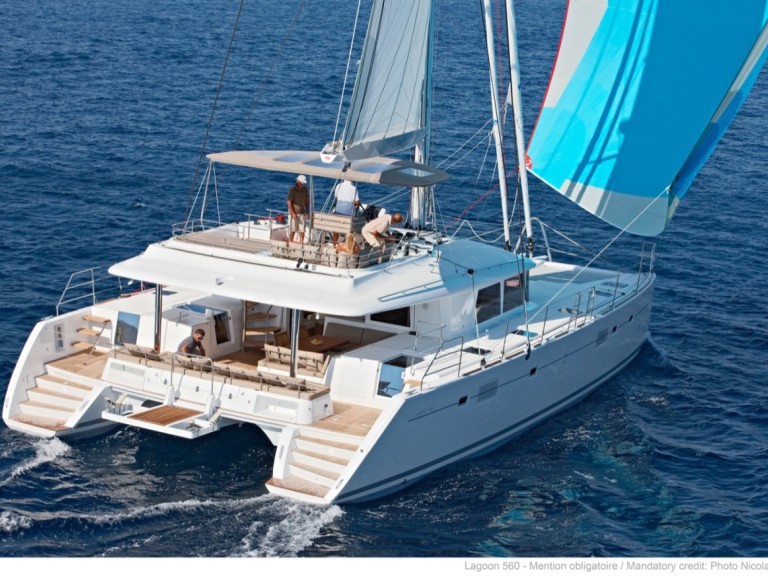 Catamaran rental in Cugnana Verde - Lagoon Lagoon 560