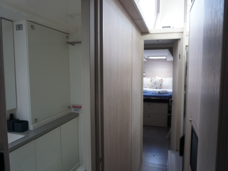 Catamaran rental in Alimos - Leopard Leopard 45