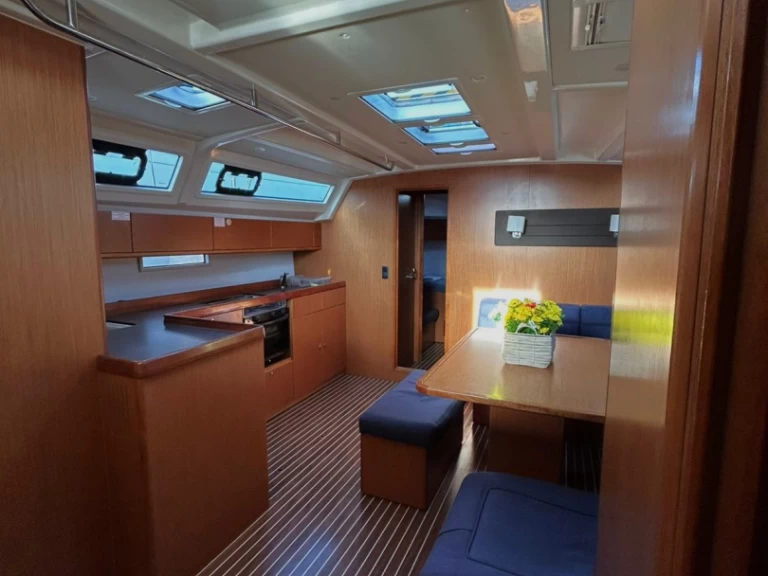 Yacht charter Alimos cheap Cruiser 46