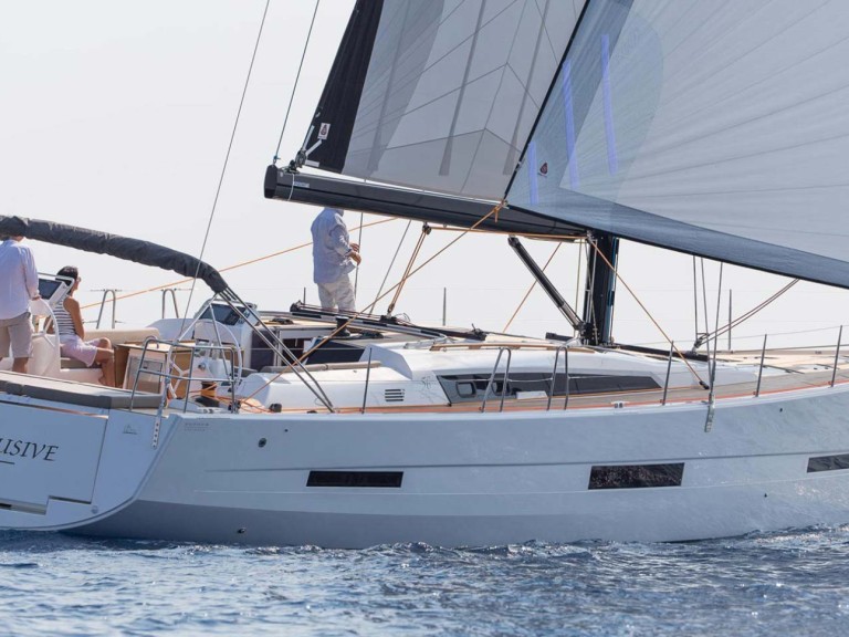 Sailboat for rent Capo d'Orlando at the best price