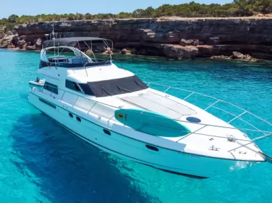 Rent a Luxury Yacht Fairline Squadron 59 in Torrevieja | SamBoat