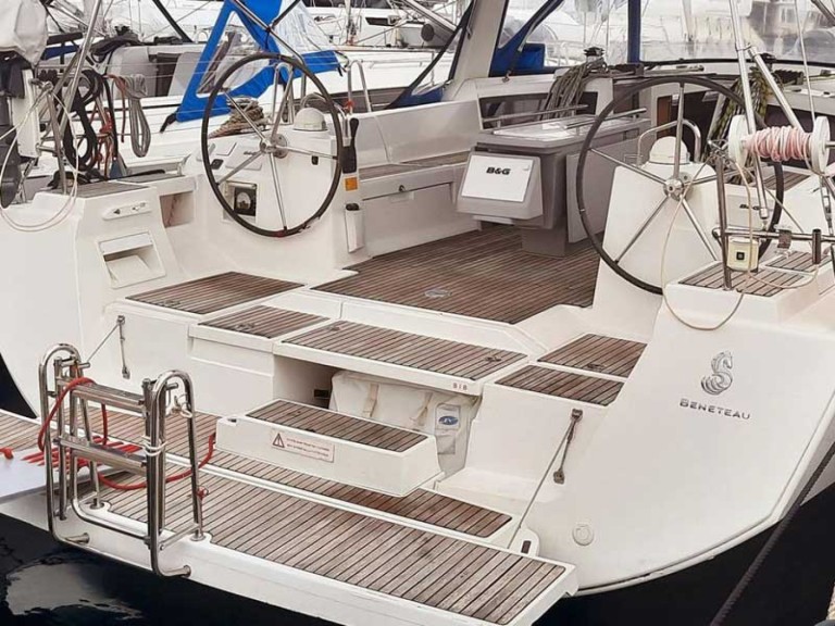Bénéteau Oceanis 48.5 in Punta Ala on SamBoat