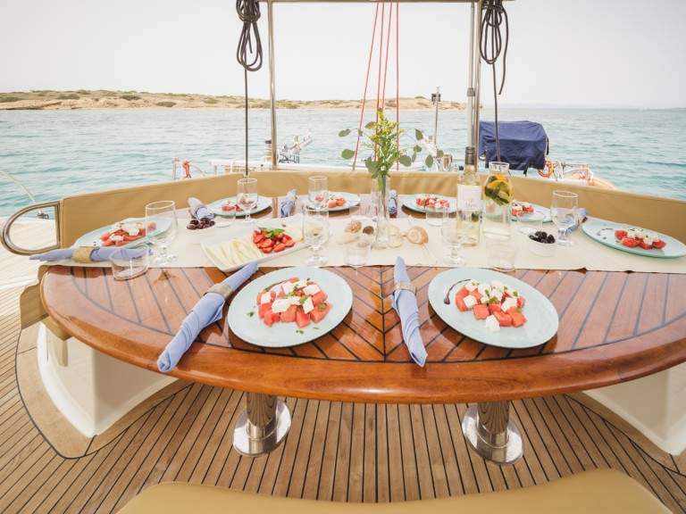 Catamaran rental with or without captain Fountaine Pajot Aegina