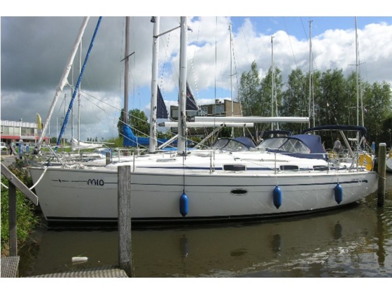 Rent a Bavaria Cruiser 37 Lemmer