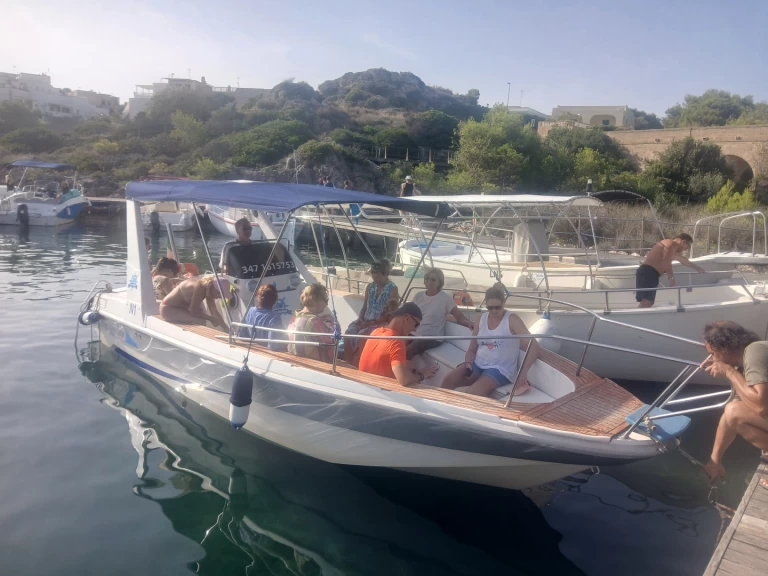 Motorboat for rent Santa Maria di Leuca at the best price