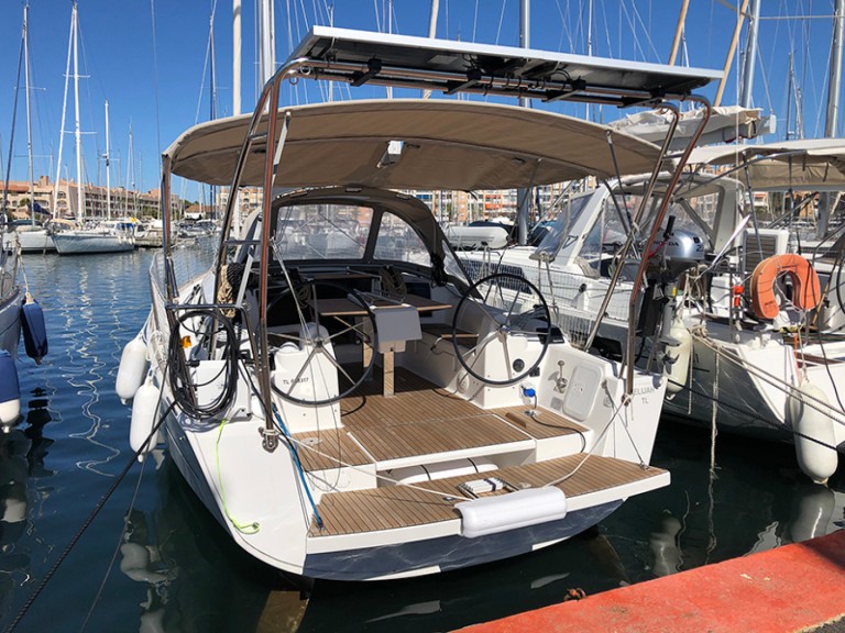 Sailboat rental in Hyères - Dufour Dufour 310