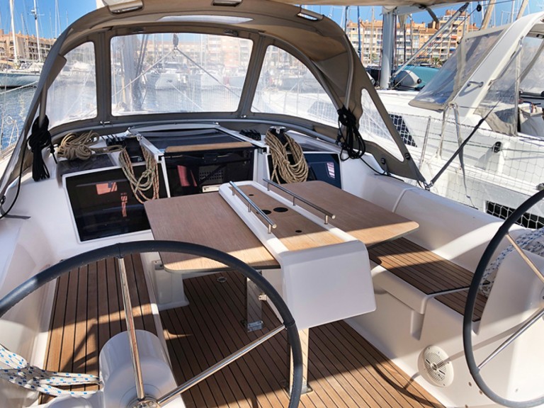 Boat rental Dufour Dufour 310 in Hyères on Samboat