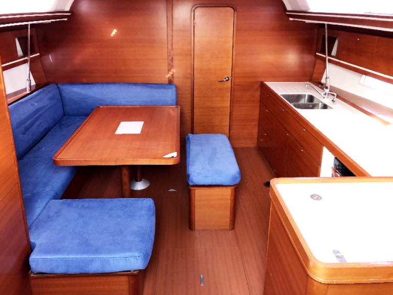 Sailboat rental with or without captain Dufour Hyères