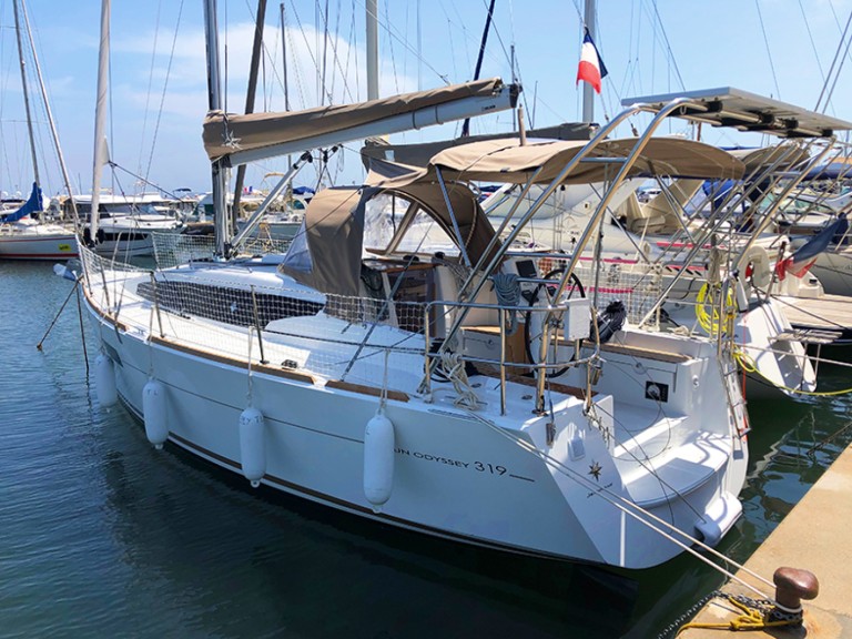 Sailboat rental in Hyères - Jeanneau Sun Odyssey 319