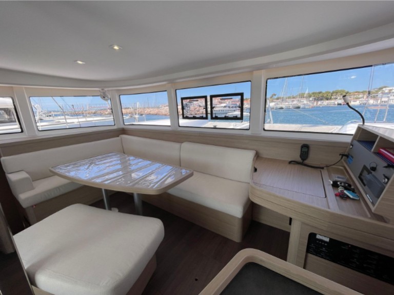 Catamaran for rent Hyères at the best price