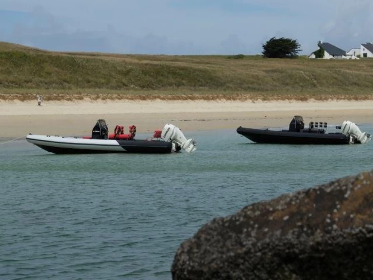 Hydrosport 737 SunDeck Mercury 250 V8 charter bareboat or captained in  Rab