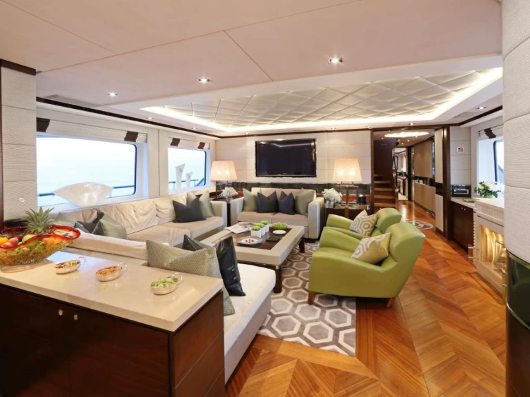 Boat rental Heesen AURELIA in Barcelona on Samboat