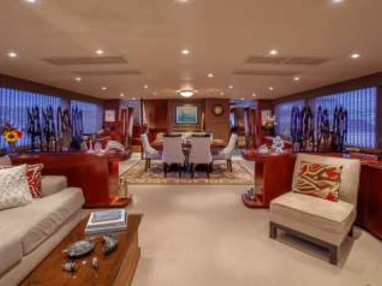 Bareboat Rental Luxury Yacht Broward with a boat licence