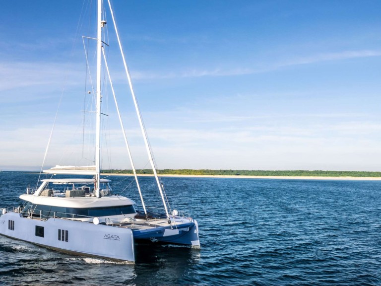 Catamaran rental in Alimos - Sunreef Sunreef 70