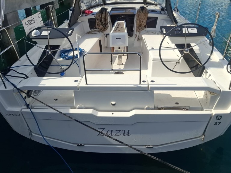 Boat rental Dufour Dufour 37 in Furnari on Samboat