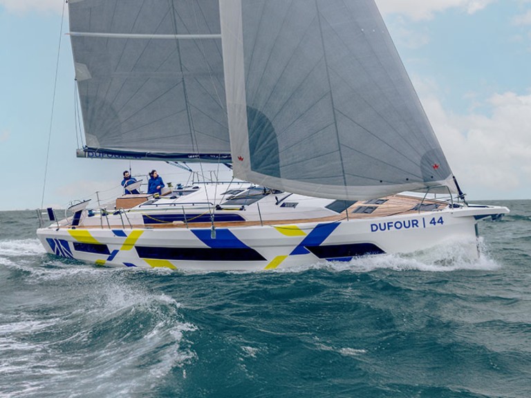 Dufour Dufour 44 in Hyères on SamBoat