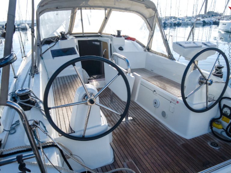 Bareboat Rental Sailboat Bénéteau with a boat licence