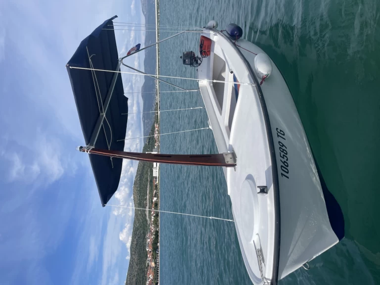 Yacht charter Trogir cheap Elan 