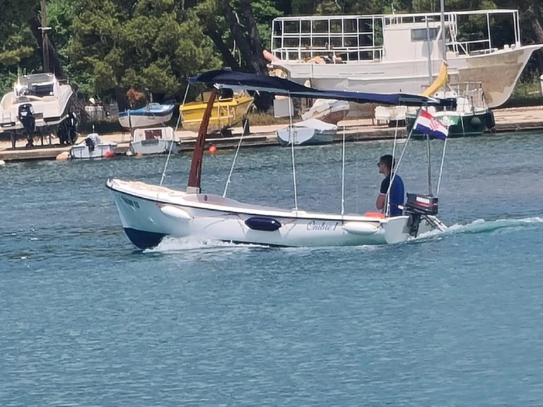Motorboat for rent Trogir at the best price