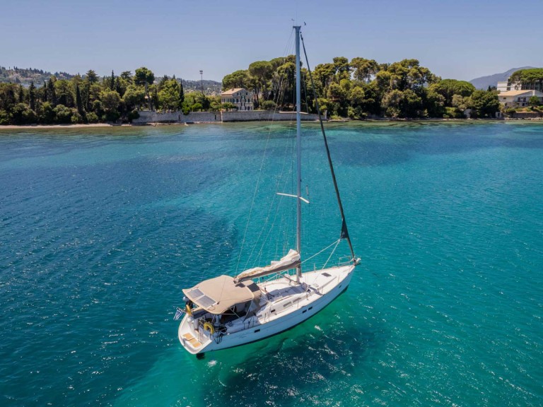 Bareboat Rental Sailboat Bénéteau with a boat licence