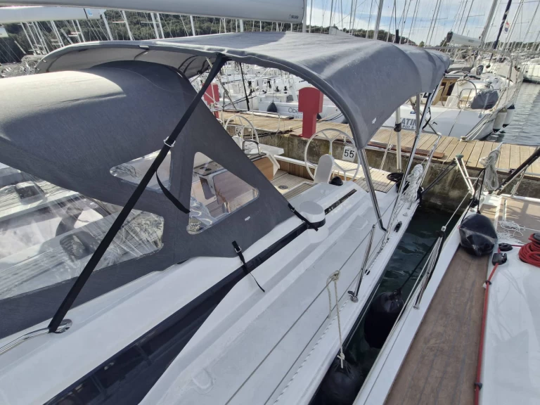 Yacht charter Pula cheap Bavaria C38