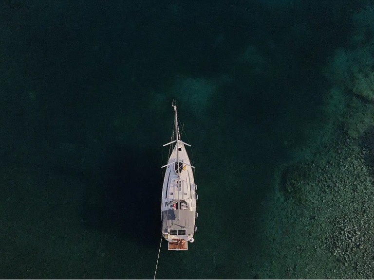 Sailboat for rent Alimos at the best price