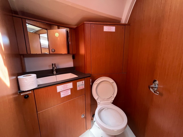 Rent a Bavaria Cruiser 41 Marina (City)