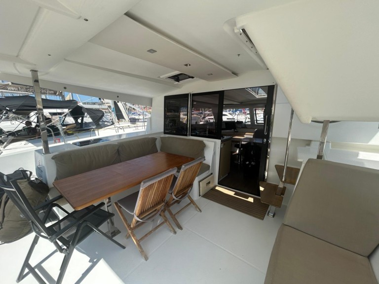 Rent a Fountaine Pajot Lucia 40 Marina (City)