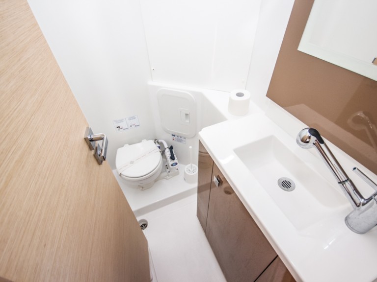 Yacht charter Marina (City) cheap Lucia 40