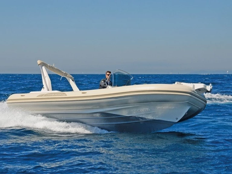 Capelli Capelli 770 in Hyères on SamBoat